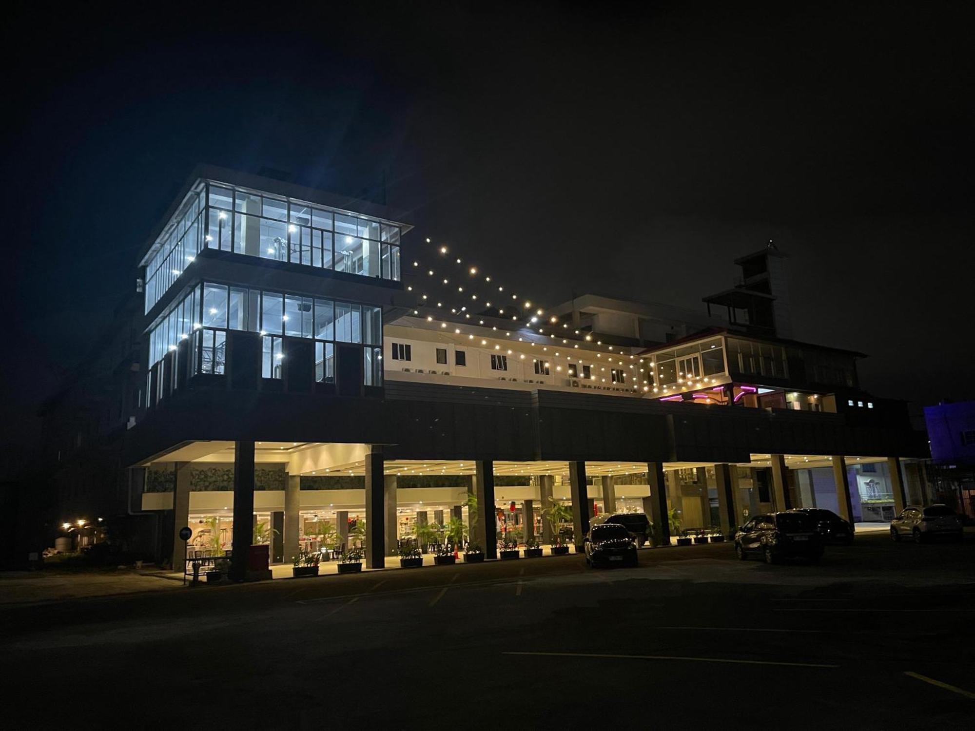Grand Sydney Hotel Batam Exterior photo